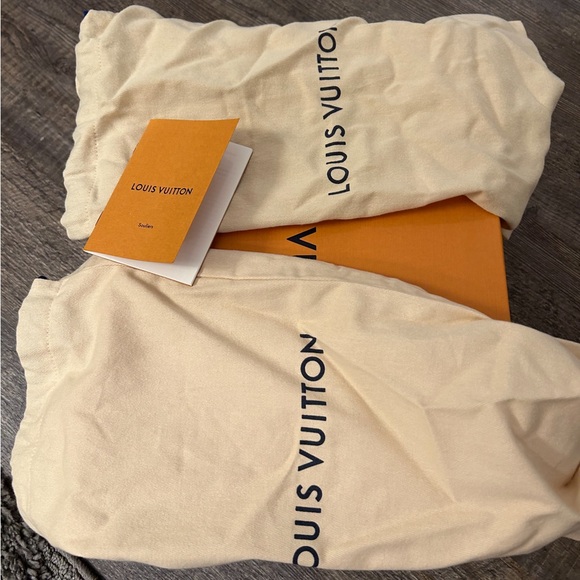 BRAND NEW! LOUIS VUITTON MONOGRAM LOAFERS SIZE M38! NEVER WORN! - Picture 7 of 8